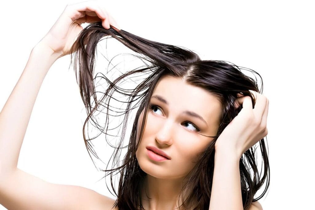 وصفات طبيعية مكملة لشامبو الشعر الدهني